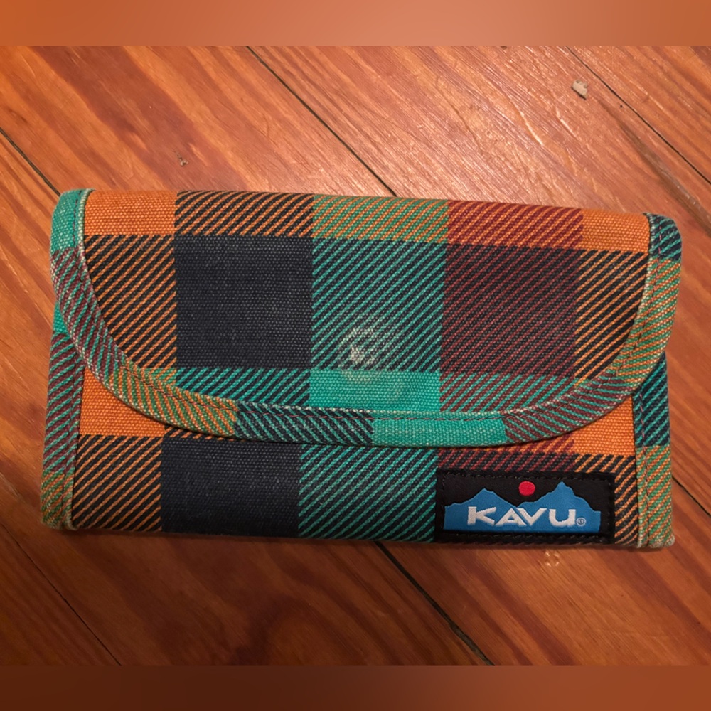Kavu Vibrant Plaid Checkbook Cover